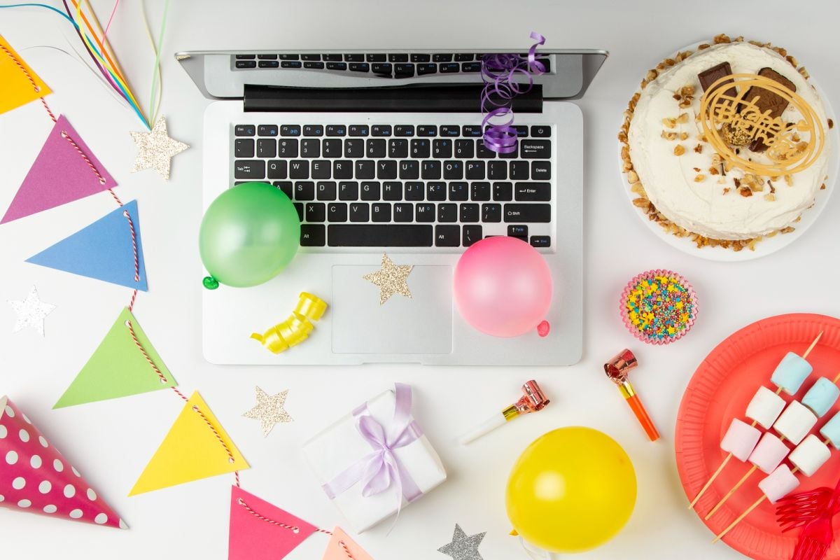 Como você pode comemorar seu aniversário adequadamente no escritório?