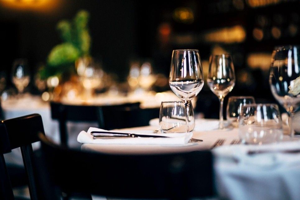 Soluções higiênicas na indústria de catering - sacos para talheres à vista