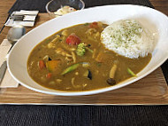 Makarimo Curry food