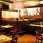 Coopers Restaurant & Bar inside