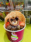 Menchie's Frozen Yogurt food