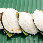 Putu Piring Simpang Peringgit food