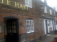 The White Hart Inn outside