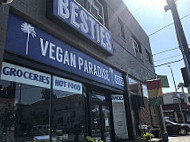 Besties Vegan Paradise Hollywood outside