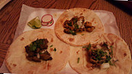 Tacos El Mandi food