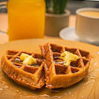 Que Waffles food