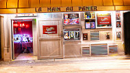 La Main Au Panier Cabaret Du Rire inside