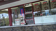 Lou's Drive In No.2 inside