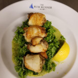 The Rum Runner Dentro