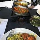 Lee Raj Indian Cuisine food