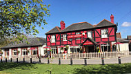 Toby Carvery Brentwood outside