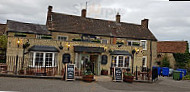 The Red Lion outside