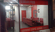 Le Délice Pizza outside