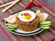 Nasi Ayam Kunyit food