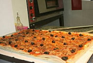 Pizza Gino food