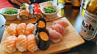 Les Trois Sakuras food