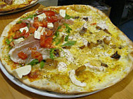 Capperi- Pizzaioli Italiani food