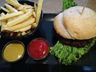 Glüxrausch Burger food