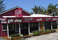 Rosie's Cafe outside