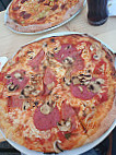 Pizzeria 7 Bello food