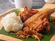 Deep-fried Chicken With Sticky Rice Phsar Leu food