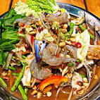 បងប្អូនស្រី ៣​ នាក់​ (3 Sisters) food