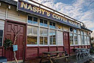 Nashys Coffee House outside