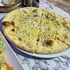 Pizzería Salinas food