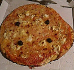 Big Bang Pizza food