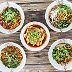 Chong Qing Noodle House food