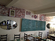 Café Pizzeria « La Calèche » inside