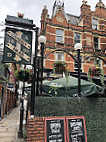 The Camdenhead Pub inside