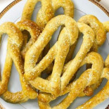 Pretzelmaker Dentro