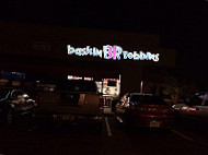 Baskin-robbins outside