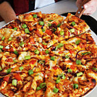 Round Table Pizza food