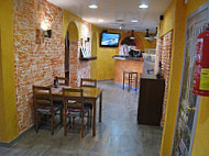 Pizzeria Del Barri 2 inside