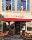 Des Côtés Cafés inside