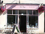 Bella Cafe inside