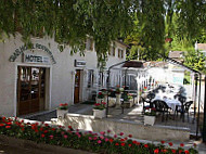 Restaurant Le Clos St Jacques inside