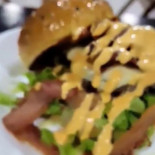 Faceboorguer Monte Santo-ba Comida