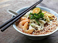 Jann Junaidah Abdullah Mee Kolok Fu Yu Cafe Satok food