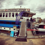 Floating Lounge At Shipotel Dentro