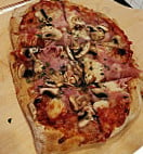 Luigi´s Pizza food