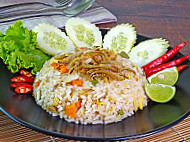Husina Seafood food