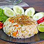 Husina Seafood food