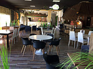 The Jungle " Burger Bar & Pizzeria " inside