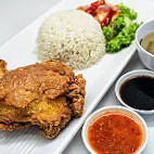 Restoran Dee Nasi Ayam Pandan Indah food