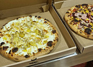 Marius Pizzeria food