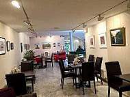 Art Cafe Bistro inside