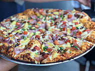 Round Table Pizza food